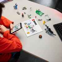 Конструктор LEGO Fortnite, Лагерът на Peely и Sparkplug-eQpV9.jpeg