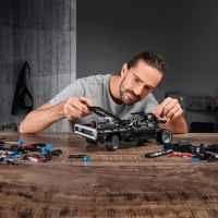 Конструктор LEGO Technic Doms Dodge Charger-BEQDD.jpg