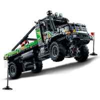 Конструктор LEGO Technic Камион 4x4 Mercedes-Benz Zetros-FiFRI.jpg