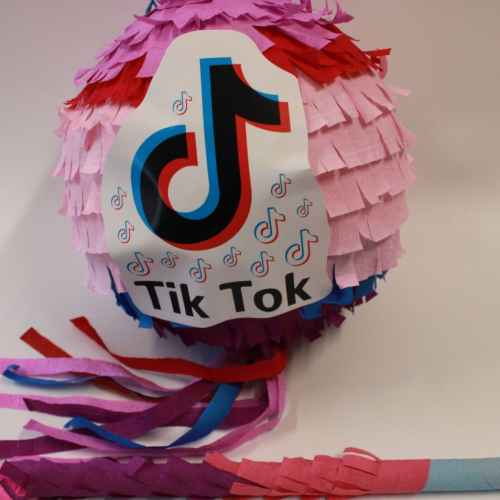 Пинята, Tik tok