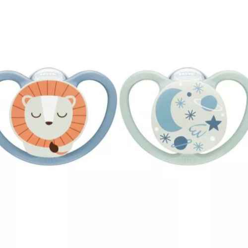 Силиконова залъгалка NUK Space Night, светеща + кутийка, 6-18м, Лъв, 2бр.