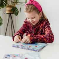 Творчески комплект Totum, Frozen, Книжка за оцветяване и стикери 2 в 1-VYeer.jpeg