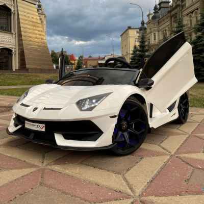 Акумулаторна двуместна кола JJ Lamborghini Aventador SVJ 24V, с дрифт функция, бял металик