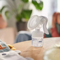 Ръчна помпа за изцежане Philips Avent Natural Motion с чаши VIA-bo284.png