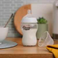 Шише за хранене Tommee Tippee Easi-Vent 0м+, 250 мл-iY0sy.png